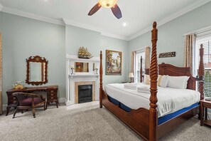 3 habitaciones, escritorio, tabla de planchar con plancha y wifi