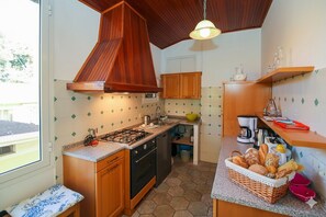 Apartment | Eigene Küche | Großer Kühlschrank, Ofen, Herdplatte, Geschirrspüler