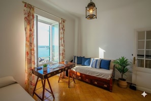 Apartment | 2 Schlafzimmer, Bügeleisen/Bügelbrett, WLAN, Bettwäsche