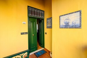 Entrada al alojamiento
