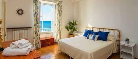 Departamento | 2 habitaciones, tabla de planchar con plancha, wifi y ropa de cama