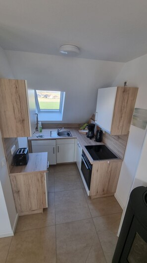 Ofen, Herdplatte, Geschirrspüler, Wasserkocher