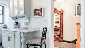 Interior - Heart of Capitol Hill Row House, Luxury & Location (Washington)