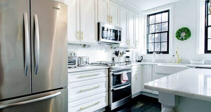 Heart of Capitol Hill Row House, Luxury & Location