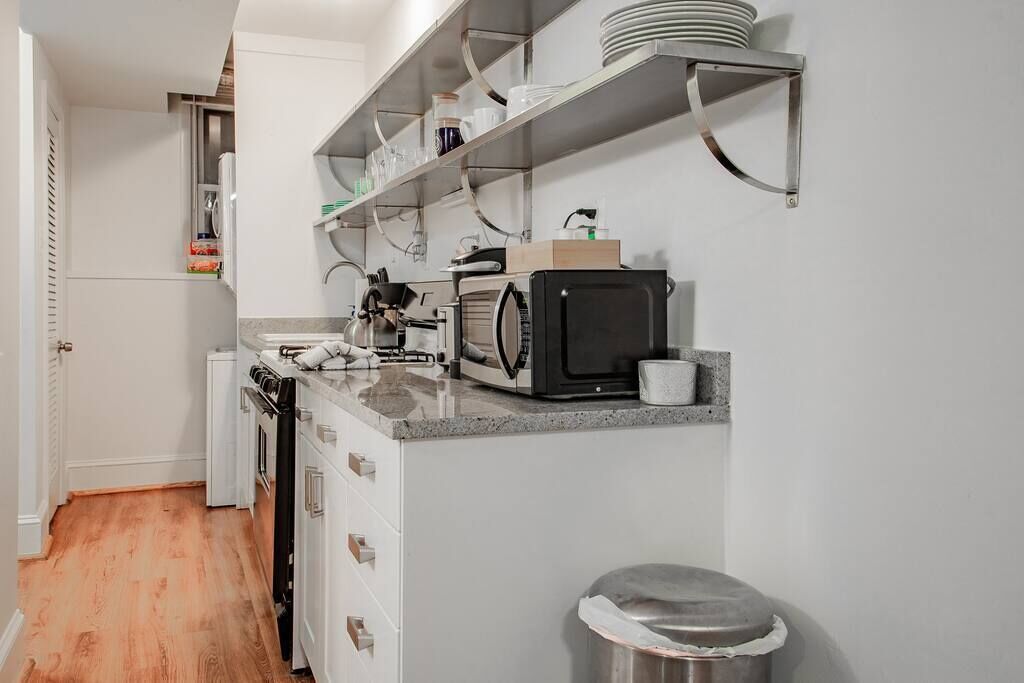 Refreshing & Warm Atmosphere // Private 1-BR // Easy Access to Public Transit