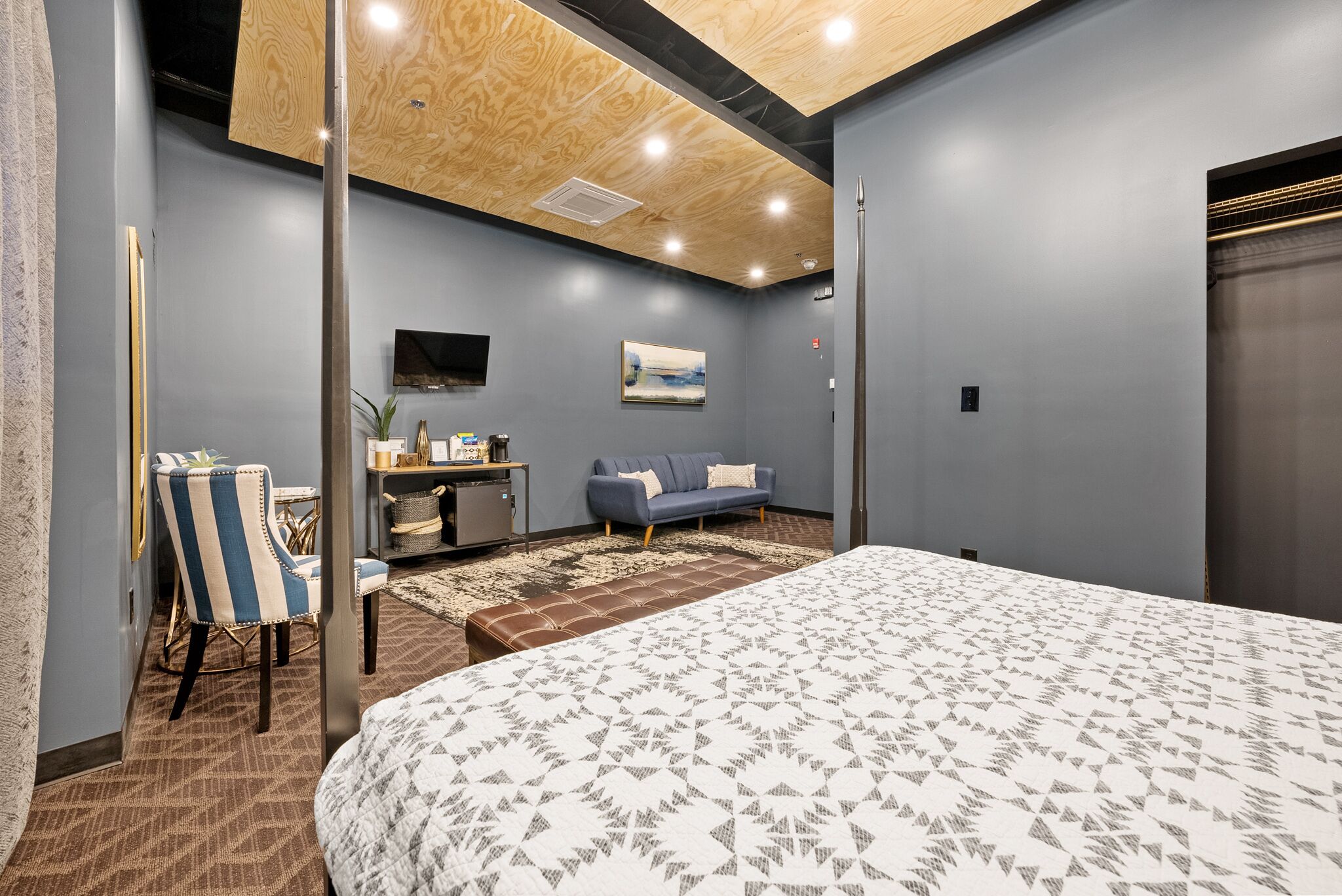 Discover Posh Boutique Hotel in Middletowns Torchlight Pass Revival District 302