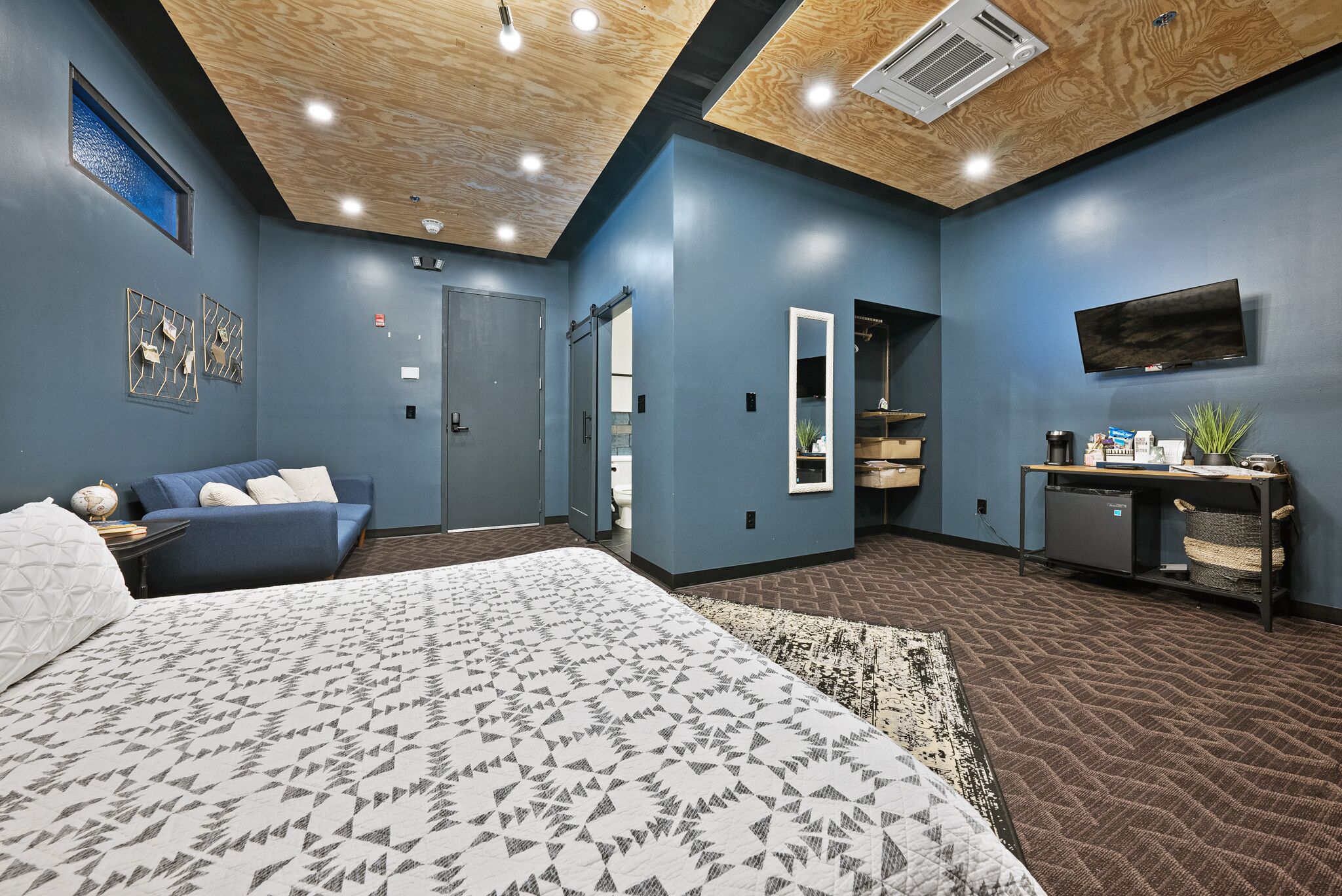 Modern boutique hotel in Torchlight Pass Revival District - indulge now! 303