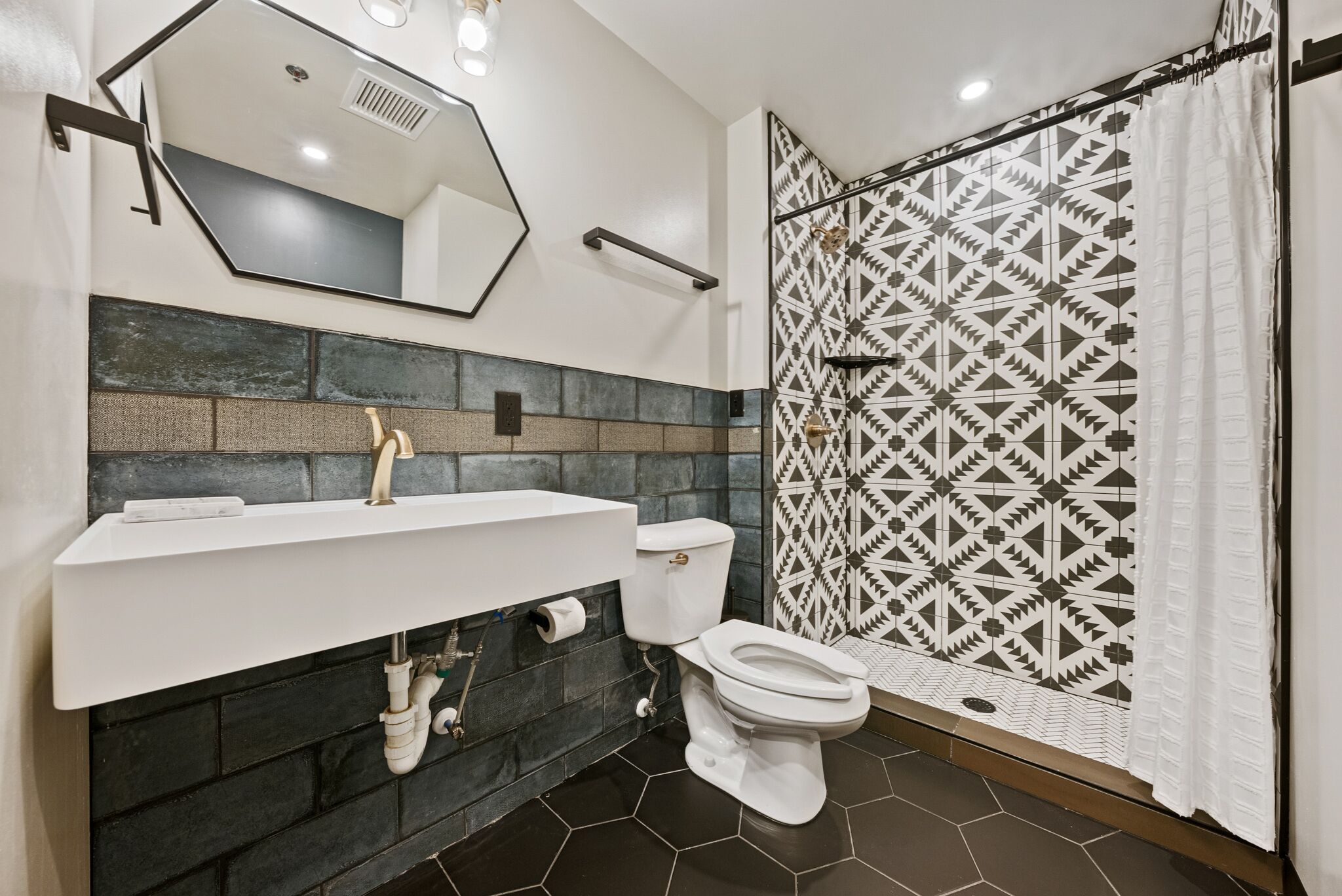 Ideal Boutique Hotel in Middletown's Torchlight Pass Revival District 305