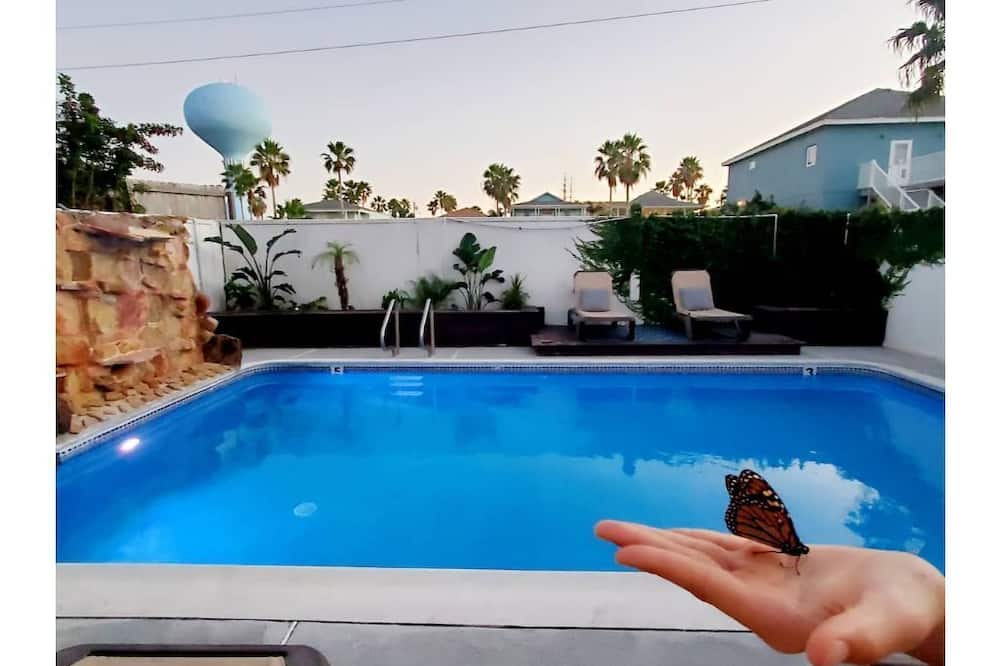 4-bedroom Aqua de Paradise Villa with PRIVATE pool