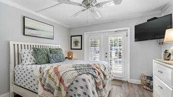 1 chambre, fer et planche à repasser, accès au Wi-Fi (inclus)