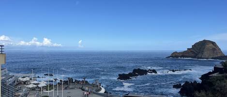 Apartamento Deluxe, 1 cama de matrimonio con sofá cama, cocina, vistas al mar | Vistas al mar