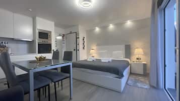 Deluxe Apartment, 1 Queen Bed with Sofa bed, Kitchen, Sea View | 1 bedroom, Egyptian cotton sheets, premium bedding, down comforters