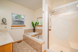 Towels - Whitecaps: Intracoastal Waterway Home with Pool Table, Ping Pong, Dock (Oak Island)