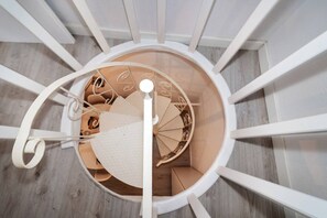 Staircase - Urban &Trendy Duplex close to Lx Factory (Lisbon)