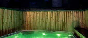 PROMOTION juillet : Magnifique spa , vue riviĂšre, garage. Proche mer