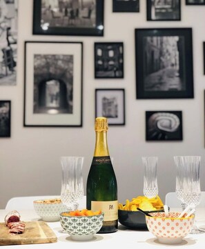 Dining - Magnificent apartment/spa, river view, town center, quiet location, garage. Near the sea (Landerneau)