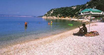 Wohnung mit Pool in der Nähe des Meeres
