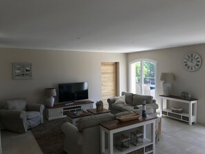 Fernseher, Videospiele, DVD-Player