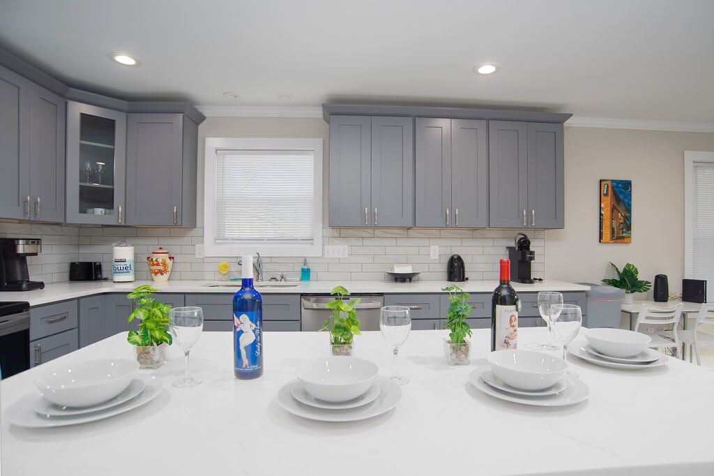 Spectacular View Downtown Skyline Lights w 4 Beds