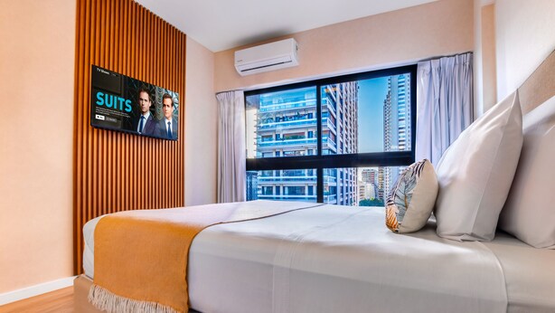 อพาร์ทเมนท์ | เตียงพร้อมฟูกเสริมที่นอน, พื้นที่ทำงานแบบใช้แล็ปท็อป, ห้องเก็บเสียง