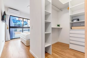 Exclusive Apartment | Wardrobe