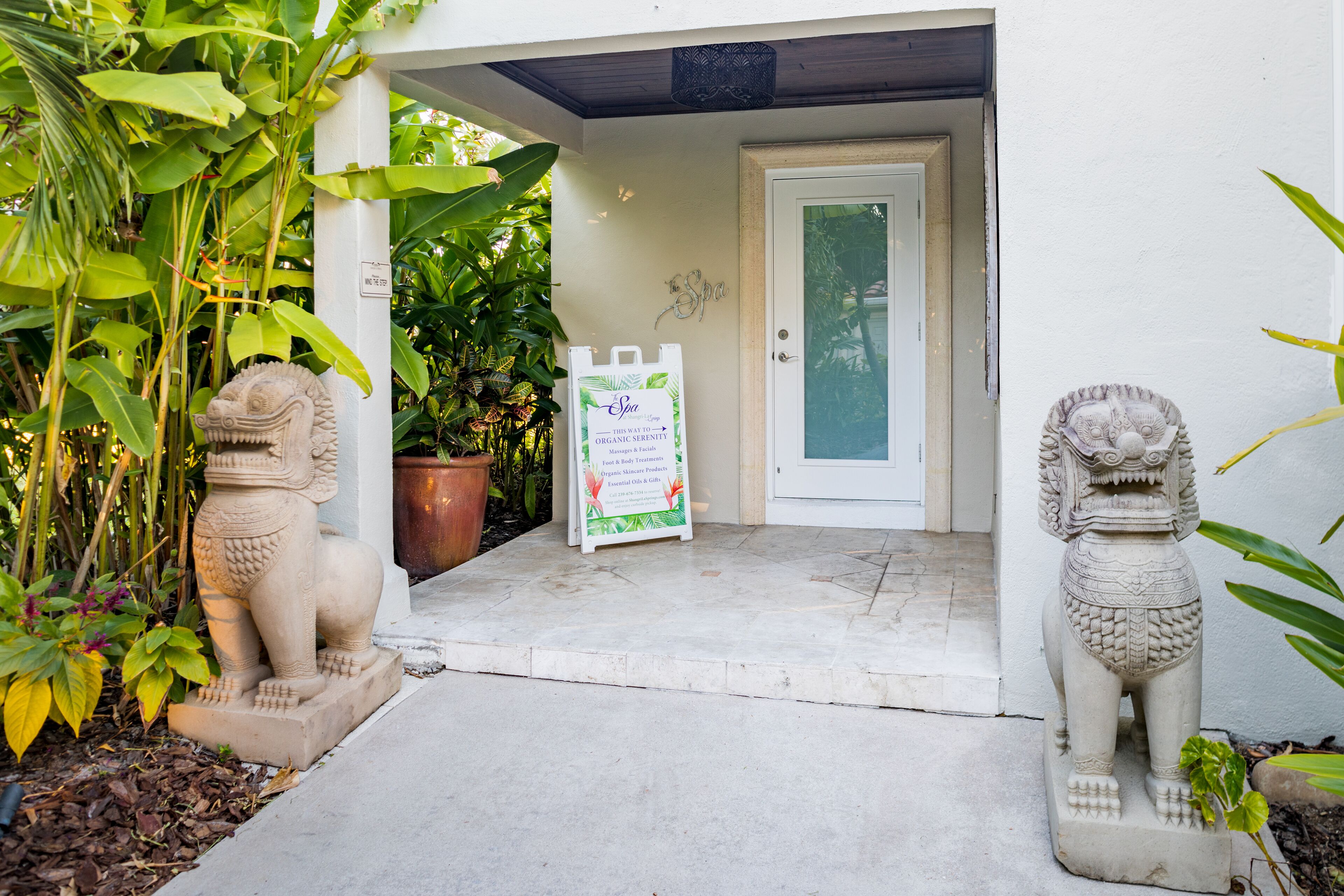 couples treatment room(s), sauna, steam room, aromatherapy