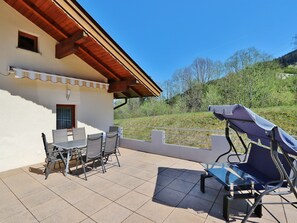 Outdoor dining - Apartment in Niedernsill near Ski Slopes (Niedernsill)