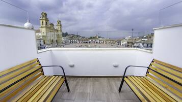 Caja de seguridad en la habitación y cortinas blackout
