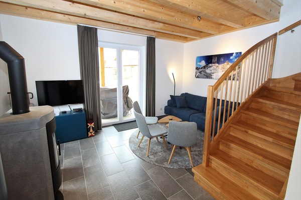 Fernseher, Kamin, DVD-Player, Stereoanlage