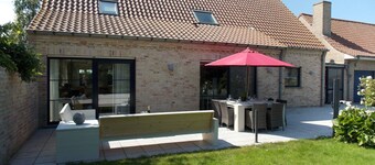 Solkysset villa i Diksmuide med hage, badstue