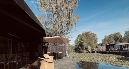 Modern waterfront chalet