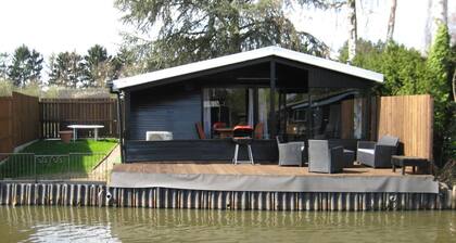 Modern waterfront chalet