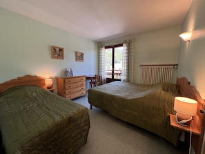 2 Schlafzimmer, Bügeleisen/Bügelbrett, kostenloses WLAN