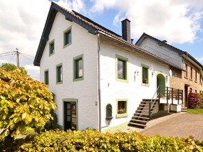 Exterior - Holiday home in Butgenbach near the Lake (Buetgenbach)