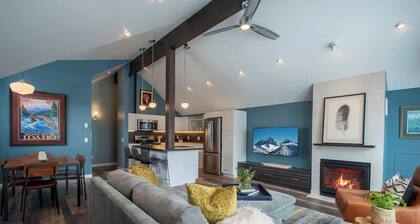 Teton Homestead: Mtn Modern w/ Rooftop Terrace