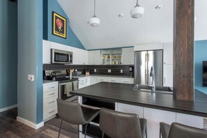 Fridge, microwave, oven, stovetop - Mountain Modern - In-town with rooftop terrace! (Victor)