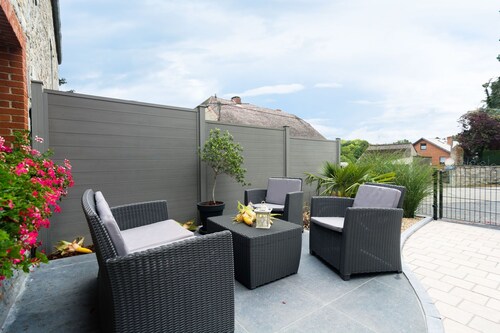 Scenic Retreat in Gimnée