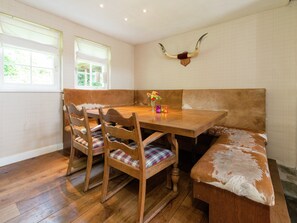 Dining - Peace, Nature & Comfort Combined (Cetturu)