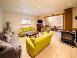 TV, foosball, stereo - Charming Home in Ardennes (Petit-Thier)