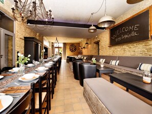 Dining - Group Retreat with Spa (Sainte-Cécile)