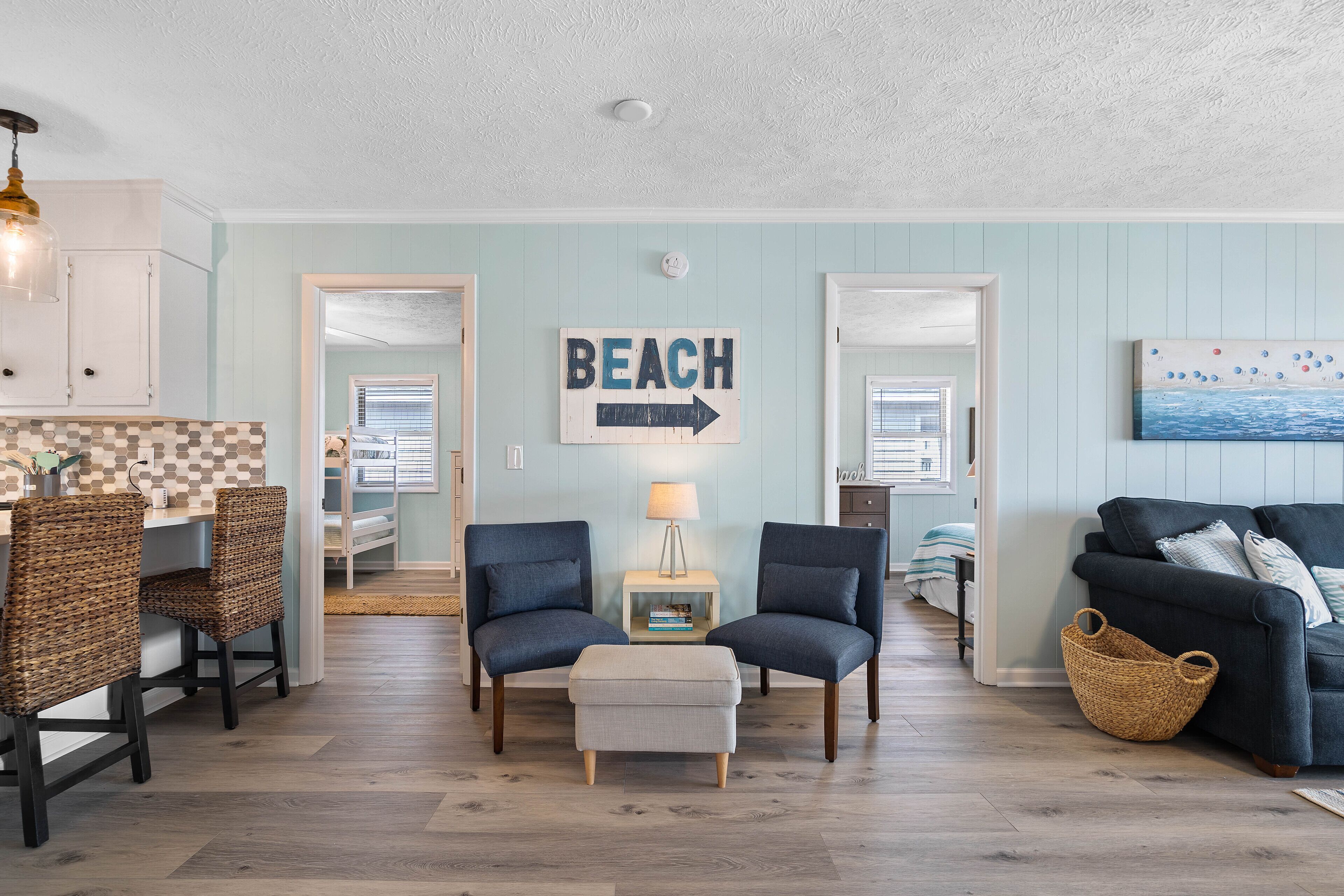 No Worries Sunset Beach-Coastal Bungalow, Walk to the beach