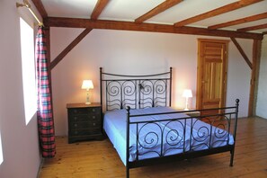 3 bedrooms, free internet