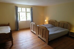 3 bedrooms, free internet