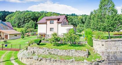 Mountain Home with Garden