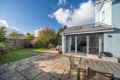 San Rocco -  a dog friendly cottage that sleeps 6 guests  in 3 bedrooms
