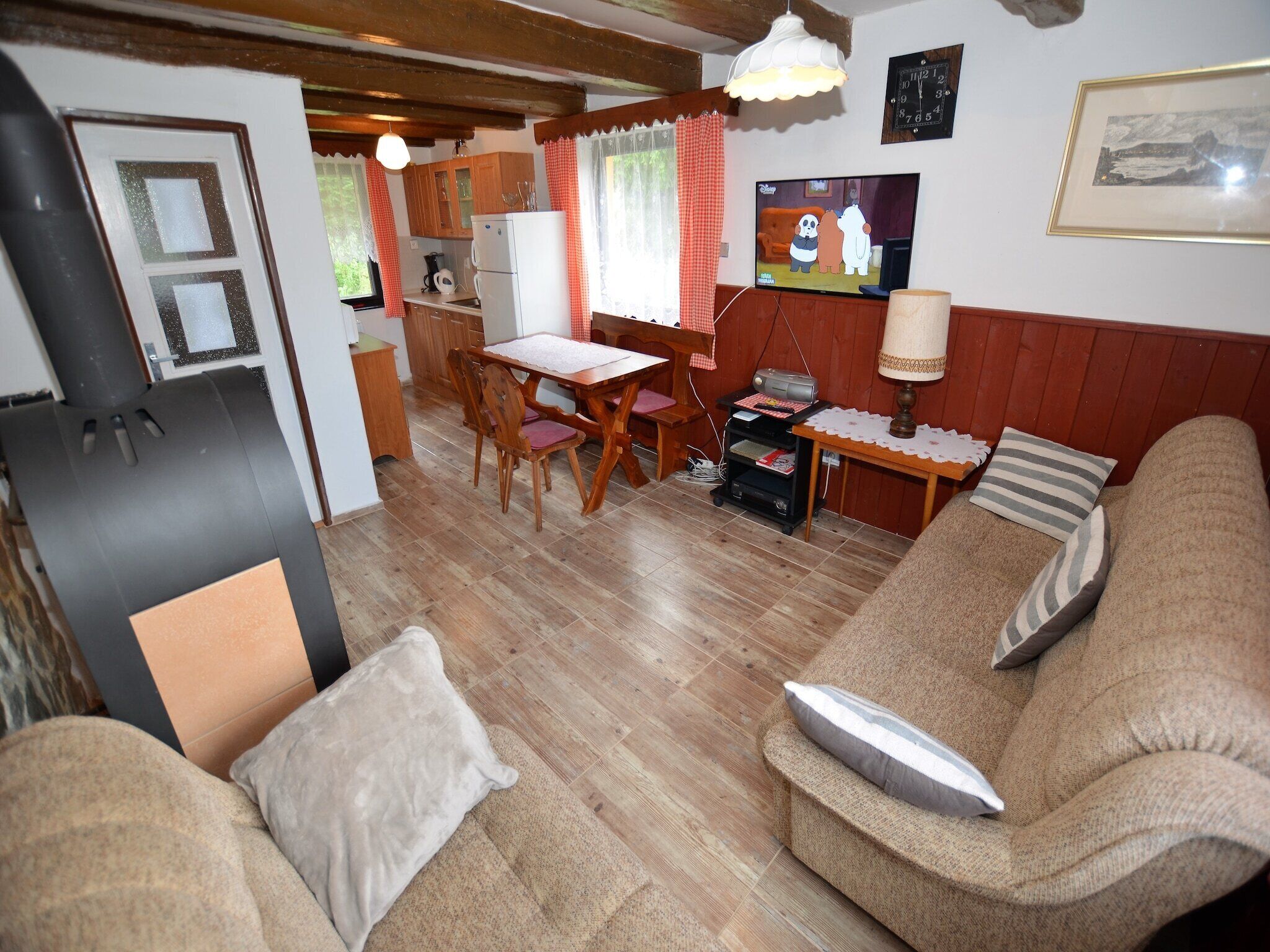 Fernseher, Kamin, DVD-Player, Tischtennisplatte