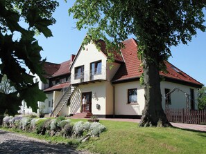 Exterior - Ferienwohnung mit Terrasse in Kropelin (Kröpelin / OT Klein Nienhagen)