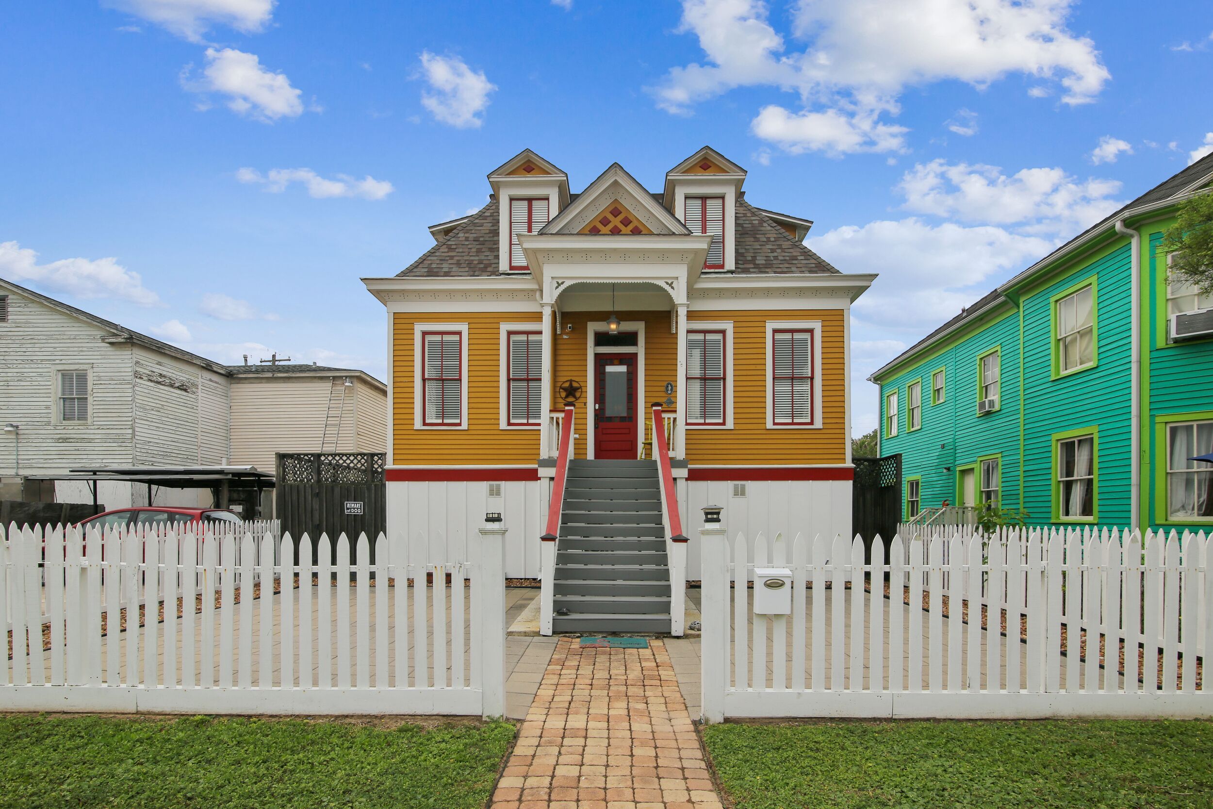 AbFab Seaside Cottage | Private Pool, In Town