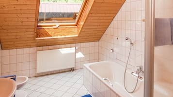 Duschwanne, Haartrockner, Bidet