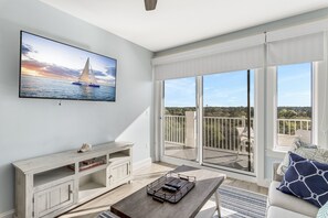 Smart TV - Stylish Grand Sandestin 6th Floor 1BR Condo - Renovated (Miramar Beach)
